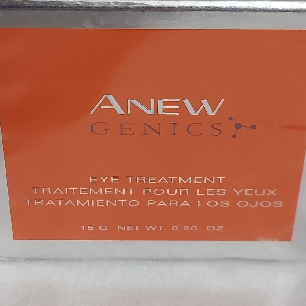 AVON SEALED Genic Eye Treatment New! - Picture 7 of 8